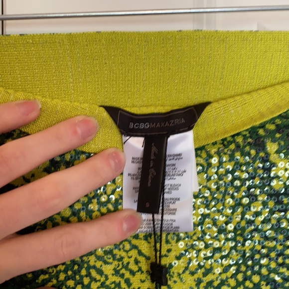 NWT BCBG MaxAzria green snakeskin sequin miniskirt - Picture 5 of 6